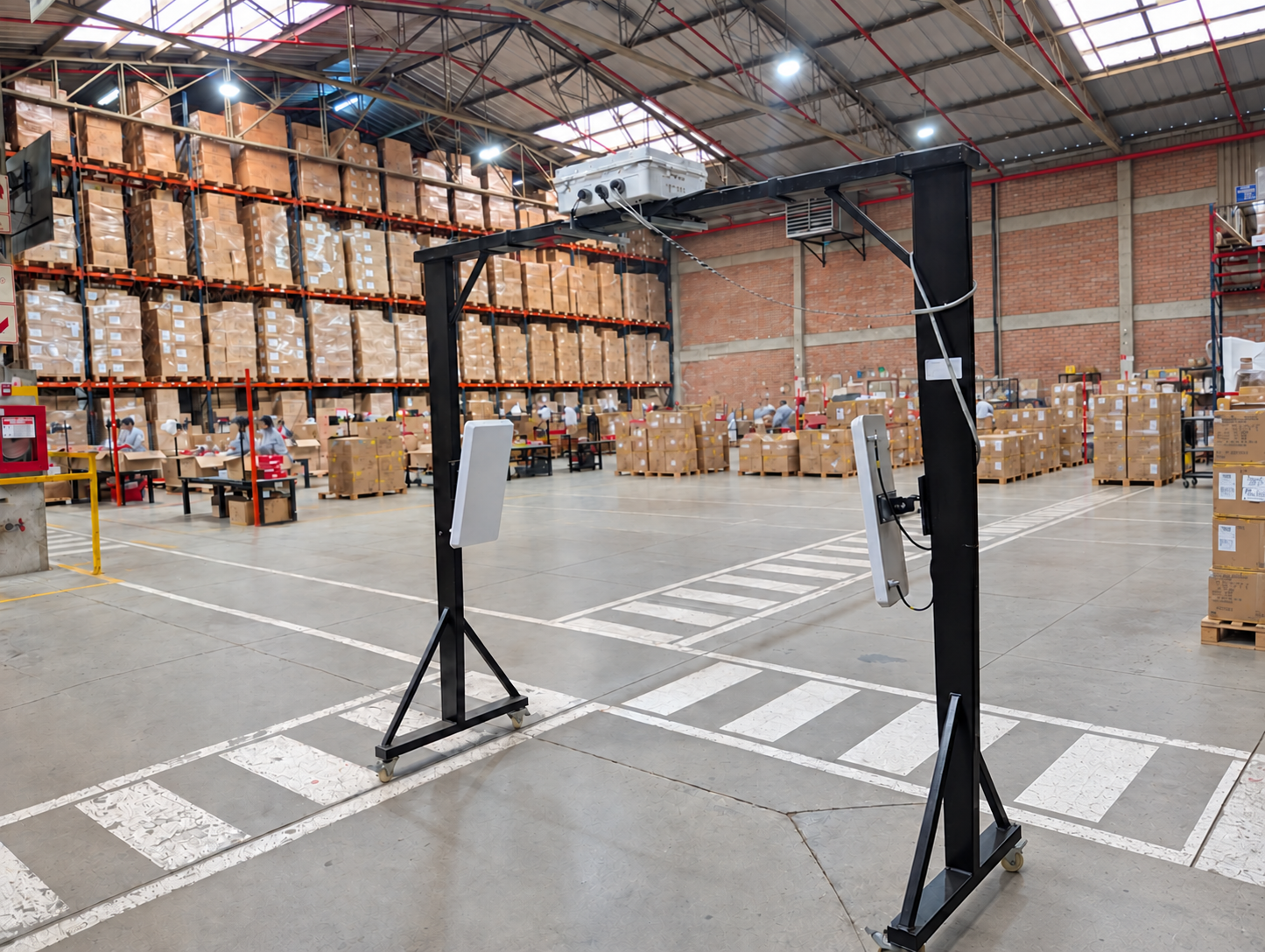 Arco RFID de verificación junto al área VAS