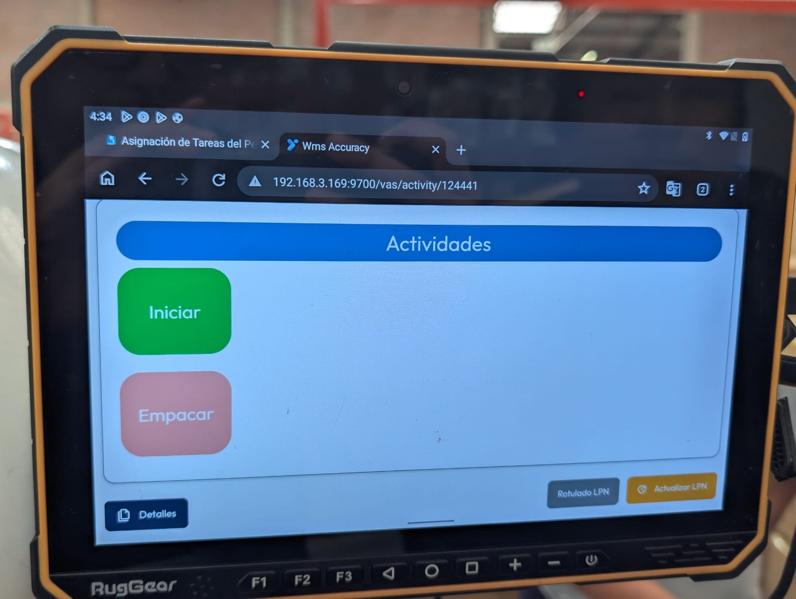 Tablet con actividades del proceso VAS